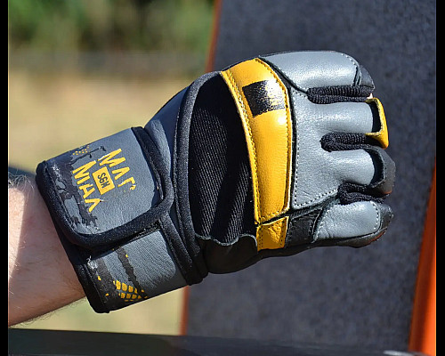 Рукавички для фітнесу MadMax MFG-880 Signature розмір M, чорно-жовті