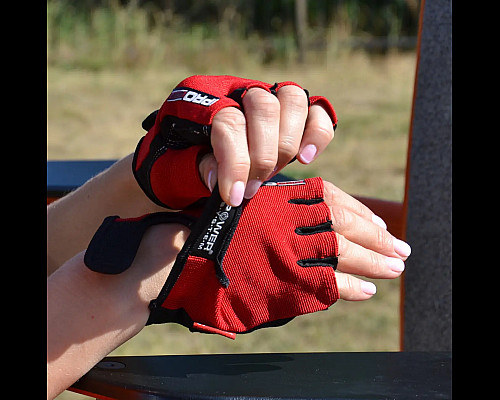 Рукавички для фітнесу Power System PS-2250 Pro Grip M, червоні
