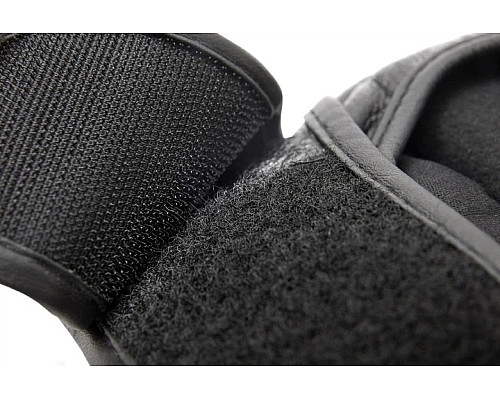 Рукавички для тренінгу ММА Reebok Gloves Leather розмір S, чорно-червоні