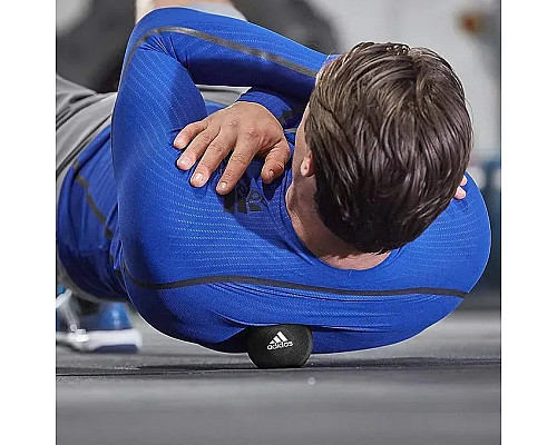 Масажний м'яч Adidas Massage Ball 8,3 x 8,3 x 8,3 см, чорний