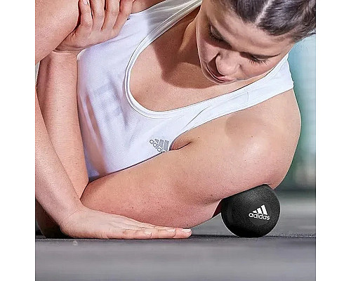 Масажний м'яч Adidas Massage Ball 8,3 x 8,3 x 8,3 см, чорний