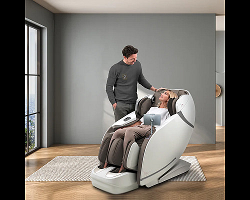 Масажне крісло Casada SkyLiner II, кремово-коричневий