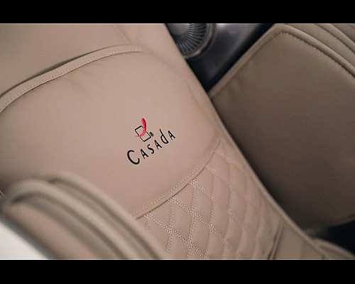 Масажне крісло Casada SkyLiner II, кремово-коричневий