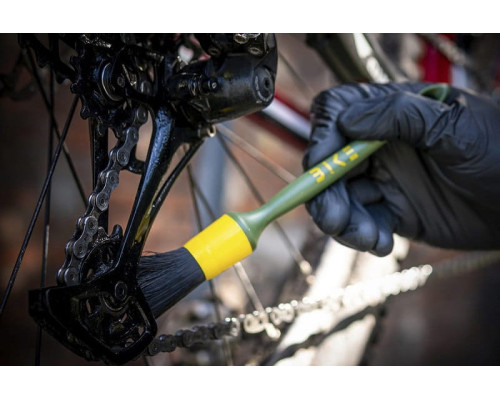 Щітка для чищення велосипеда кругла  BIKE BRUSH ROUND щетина 20мм