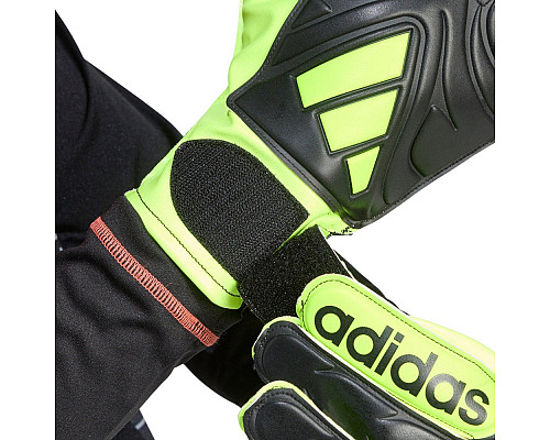Рукавички воротарські Adidas Copa Club JN5340 р. 8,5, чорно-зелені