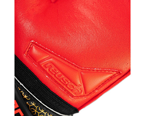 Рукавички воротарські Reusch Attrakt Silver Junior 5572215 7075 р.4,5, чорно-червоні