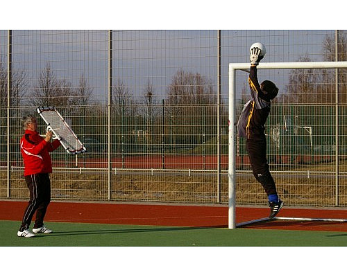 Сітка тренувальна для футболу Yakimasport Rebounder 80 x 80 см, біло-червона