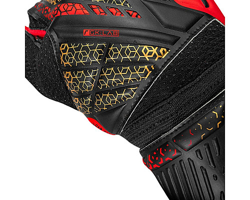 Рукавички воротарські Reusch Attrakt Solid 5570515 7075 р.7,5, червоно-чорні