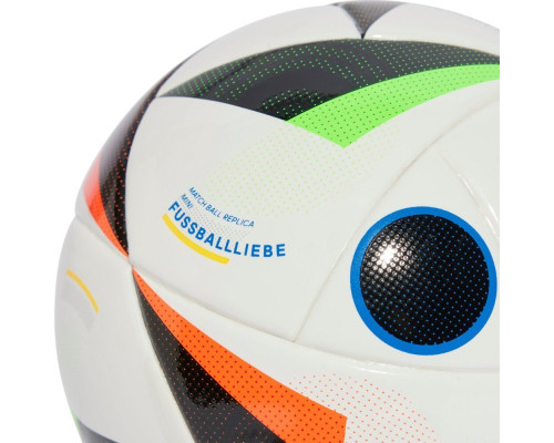 М'яч футбольний Adidas Ekstraklasa Mini JD9064 розмір 1, біло-чорний М'яч футбольний Adidas Ekstraklasa Mini JD9064 розмір 1, біло-чорний
