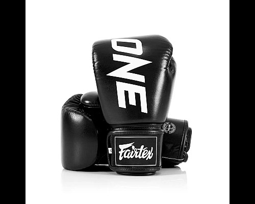 Рукавички боксерські шкіряні з бинтами Fairtex BGV1-ONE 14 унцій, чорні