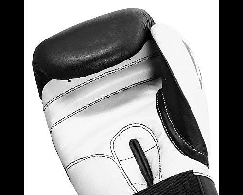 Рукавички боксерські шкіряні з бинтами TITLE Boxing Dynamic Strike розмір 12 унцій, чорно-білі