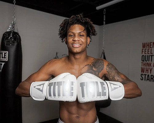 Рукавички боксерські з капою TITLE Inferno Intensity Elastic розмір 18 унцій, білі