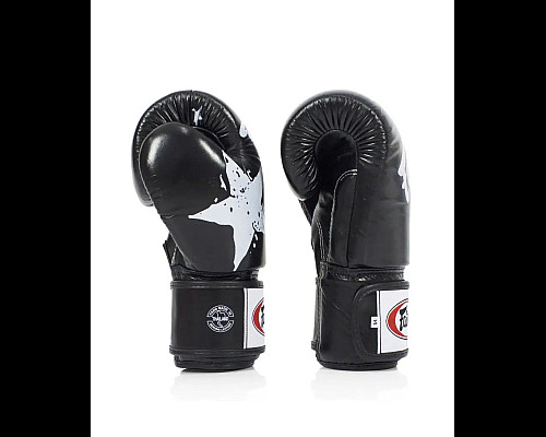 Рукавички боксерські з бинтами Fairtex BGV1 Nation Print 16 унцій, чорні