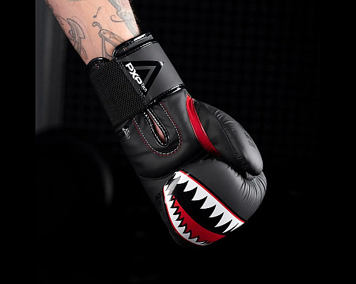 Рукавички боксерські з капою Phantom Fight Squad 16 унцій, чорні