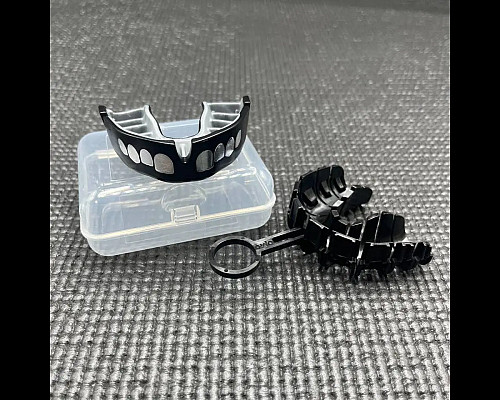 Капа боксерська доросла OPRO Grillz Silver від 11 років чорно-срібляста