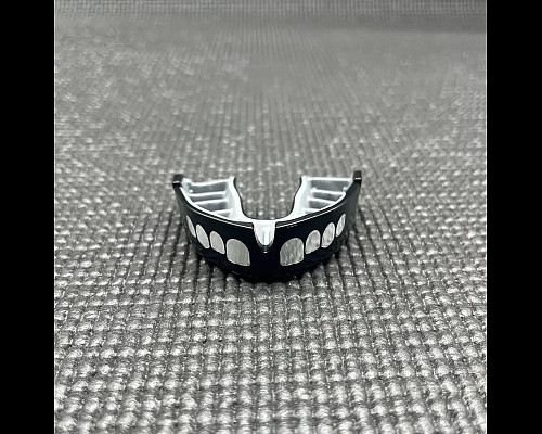 Капа боксерська доросла OPRO Grillz Silver від 11 років чорно-срібляста
