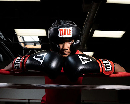 Шолом боксерський з капою TITLE Classic 2.0 розмір M, чорний