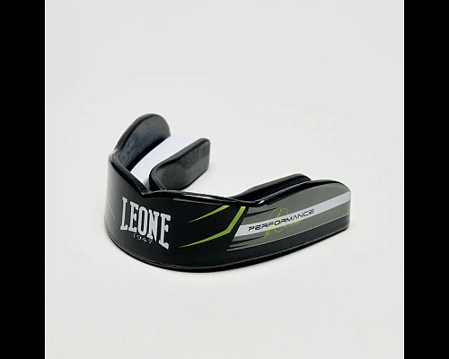 Капа боксерська доросла Leone PD5122 REVO FLUO від 11 років чорна