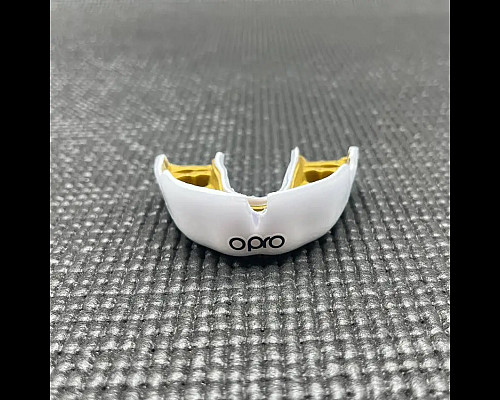 Капа боксерська доросла OPRO Instant від 11 років біло-золотиста