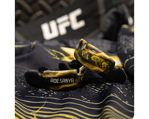 Капа боксерська доросла OPRO UFC Collection Israel Adesanya від 11 років, чорна