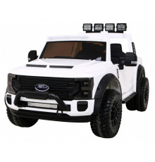 Автомобіль Ford Super Duty White