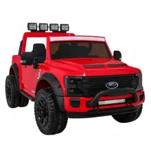 Автомобіль Ford Super Duty Red