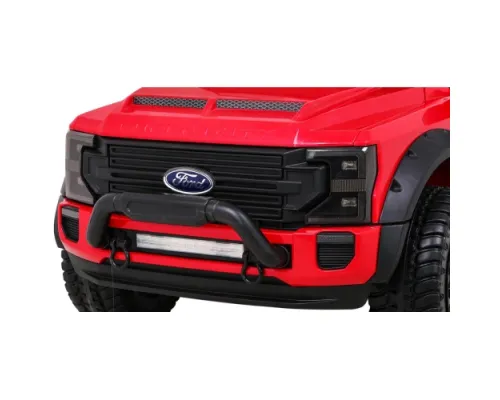 Автомобіль Ford Super Duty Red