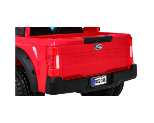 Автомобіль Ford Super Duty Red