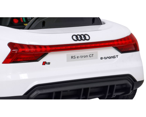 Audi RS E-Tron GT на акумуляторі Білий + Пульт дистанційного керування + Привід 4x4 + Радіо MP3 + LED + EVA