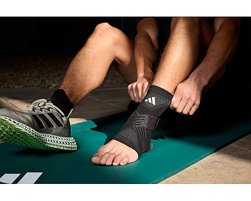 Гомілковостопного підтримка суглоба Adidas Aeroready Innwell, чорний