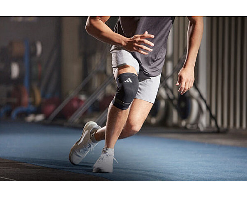 Наколінник Adidas Innwell S, чорний