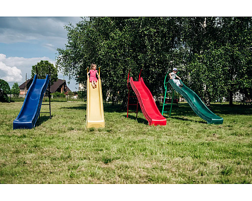 Дитяча гірка KBT з металевою драбиною, 300 х 150 см - різнокольорова