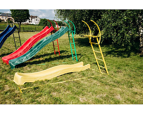 Дитяча гірка KBT з металевою драбиною, 300 х 150 см - різнокольорова