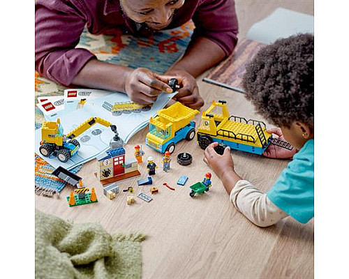 Конструктор LEGO City Construction Будівельні вантажівки та кулястий таран 235 ел. (60391) Конструктор LEGO City Construction Будівельні вантажівки та кулястий таран 235 ел. (60391)