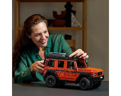 Конструктор LEGO Technic Mercedes-Benz G 500 Professional Line 2891 деталей (42177) Конструктор LEGO Technic Mercedes-Benz G 500 Professional Line 2891 деталей (42177)