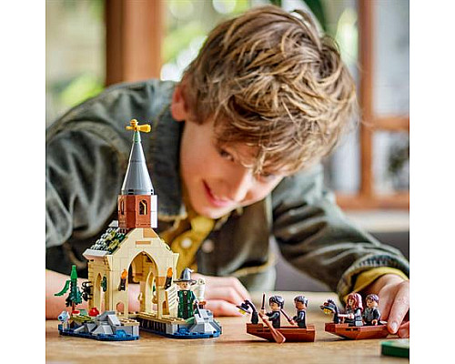 Конструктор LEGO Harry Potter Замок Гоґвортс Човновий елінг 350 ел. (76426)