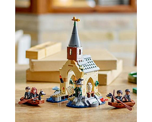 Конструктор LEGO Harry Potter Замок Гоґвортс Човновий елінг 350 ел. (76426)