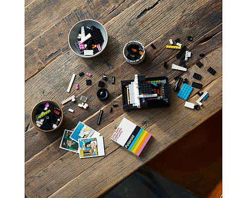 Конструктор LEGO Ideas Фотоапарат Polaroid OneStep SX-70, 516 ел. (21345) Конструктор LEGO Ideas Фотоапарат Polaroid OneStep SX-70, 516 ел. (21345)