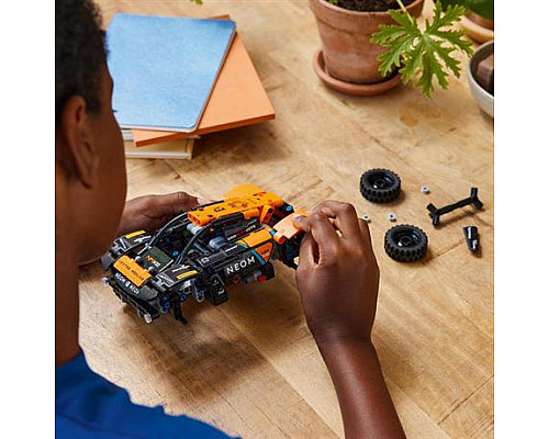Конструктор LEGO Technic Автомобіль для перегонів NEOM McLaren Extreme E 252 ел. (42166) Конструктор LEGO Technic Автомобіль для перегонів NEOM McLaren Extreme E 252 ел. (42166)