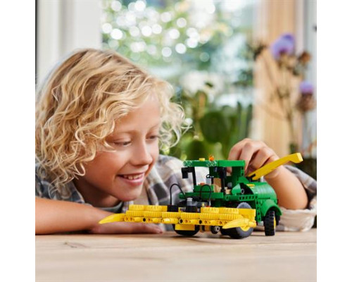 Конструктор LEGO Technic Кормозбиральний комбайн John Deere 9700, 559 ел. (42168)