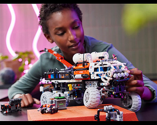 Конструктор LEGO Technic Марсохід команди дослідників 1599 деталей (42180) Конструктор LEGO Technic Марсохід команди дослідників 1599 деталей (42180)
