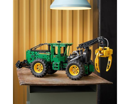 Конструктор LEGO Technic Трелювальний трактор John Deere 948L-II 1492 ел. (42157)