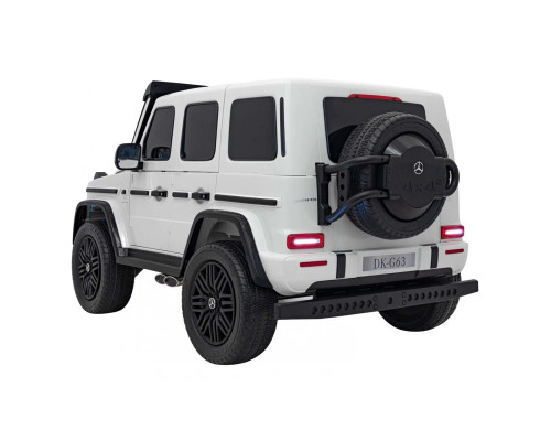 Дитяча акумуляторна машинка Mercedes Benz G63 AMG XXL MP4 Біла