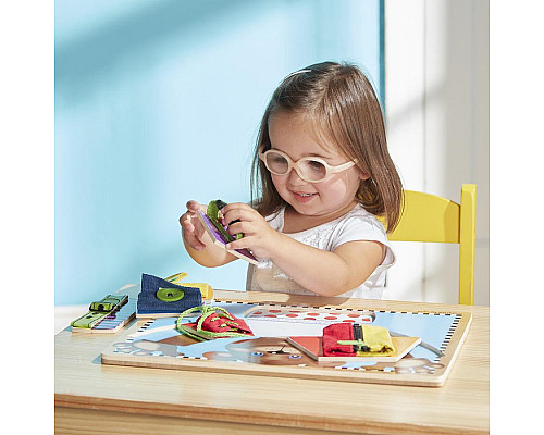 Бізіборд Spin Master Ведмедик з застібками Melissa and Doug